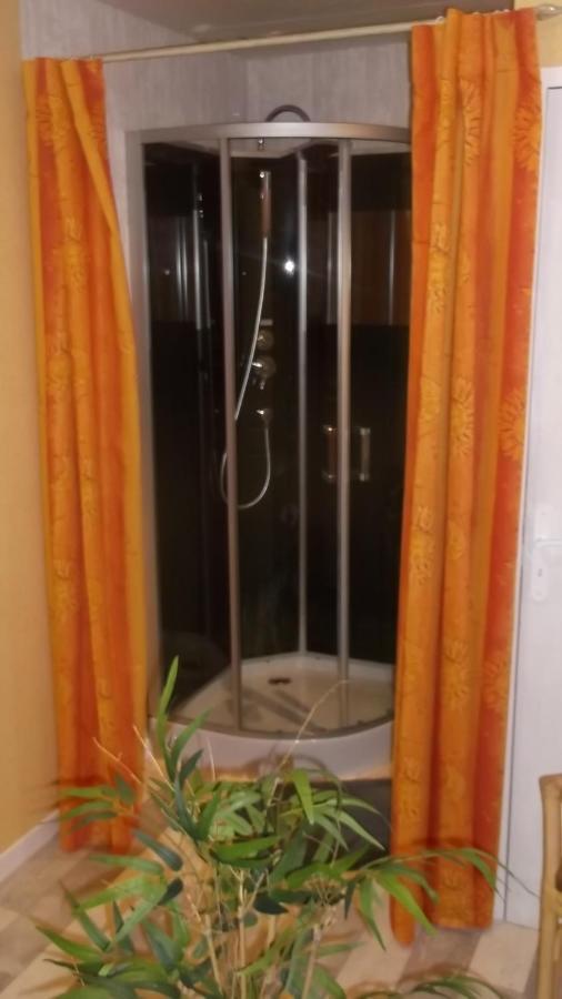 Alain Et Flo Bed and Breakfast Charancieu Εξωτερικό φωτογραφία