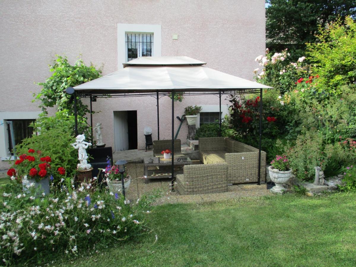 Alain Et Flo Bed and Breakfast Charancieu Εξωτερικό φωτογραφία