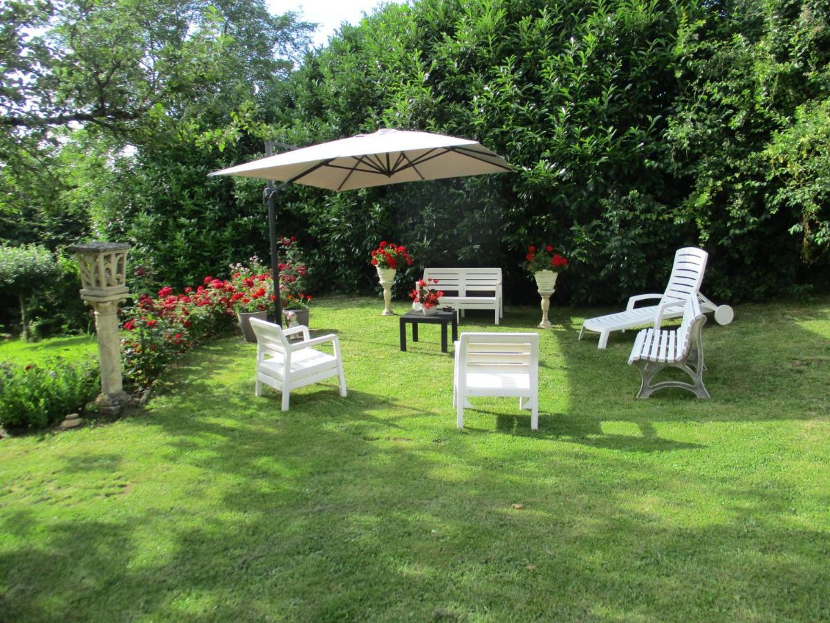 Alain Et Flo Bed and Breakfast Charancieu Εξωτερικό φωτογραφία